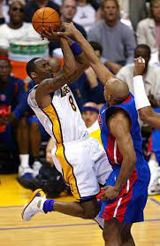 2 214 Lakers Vs Pistons 2004 Photos And Premium High Res Pictures Getty Images In 2021 Detroit Pistons Lakers Pistons