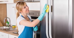 Οι πιο ενδιαφέρουσες και χρήσιμες συμβουλές για τον καθαρισμό του ψυγείου