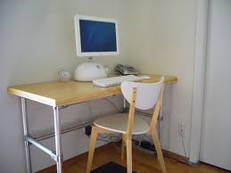 The easy idea for you to solve that problem is to make the computer desk for two people, this way is the simple way to turn your room it is not easy to find the modern fun desk in the store but you can always make it for yourself. Cheap And Easy To Use Diy Computer Desk Ideas Freshnist