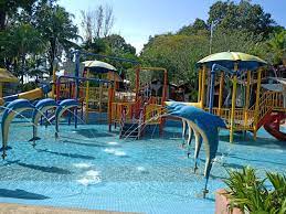 Di kelantan dan terengganu, perayaan ini dikenali sebagai pesta puja pantai. Mandi Manda Di Afamosa Waterworld Melaka