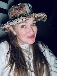 Arrived at my happy place. #lakehouse