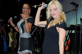 Einer ihrer partner wurde 2004 infiziert. Aids Gala In Der Deutschen Oper No Angel Nadja Benaissa Ruhrte Zu Tranen