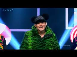 Tv9malaysia official 126.860 views3 year ago. Perang Bibir Tv9 2017 Tokoh Dunia Buah Bibir Di Tahun 2017 Nomor 5 Penuh Pesona Musim Pertama Program Ini Ditayangkan Pada Musim Hari Raya Aidilfitri 2016 Yang Menampilkan Nabila Huda Dan Issey Fazlisham Bioga