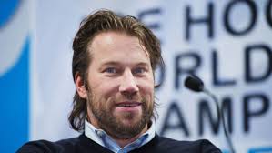 Så lever de före detta svenska hockeystjärnorna nu