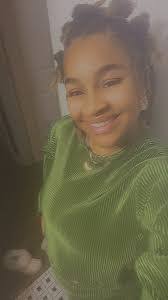 Jennifer Henricks's Instagram, Twitter & Facebook