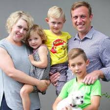 The premier has called on the federal government to expand queensland's vaccine … queensland residents looking for a warm winter getaway will be able to claim whi… Steven Miles Stevenjmiles Twitter