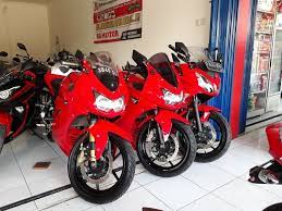Lihat promo dan simulasi kredit di bulan juni di kota anda. Asli Murah Banget Modal Rp 27 Juta Bisa Bawa Pulang Kawasaki Ninja 250 Karburator Seken Motorplus