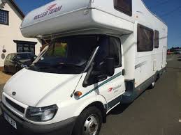 Die granduca baureihe wurde für die anspruchsvollsten reisemobilisten entwickelt, die schöne und sichere fahrzeuge mit raffiniertem design, großem wohnkomfort und funktionalen lösungen. Rollerteam Granduca Garage