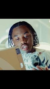 Arthur Lino's Instagram, Twitter & Facebook