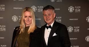 Two premier league teams passed on him before manchester united signed him for a fee of £1.5 million. Player Of The Year Galla Festet Med Kona Ga Klar Beskjed