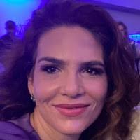 Erin Kahn's Instagram, Twitter & Facebook