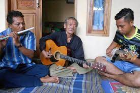 Download lagu tarling terbaru 2021 (12.26mb) dan streaming kumpulan lagu tarling terbaru 2021 (12.26mb) mp3 terbaru di download lagu tarling terbaru 2021 mp3 dapat kamu download secara gratis di metrolagu. Mama Jana Maestro Tarling Klasik Cirebonan 2 Sedih Tergerus Oleh Musik Dangdut Radarcirebon Com