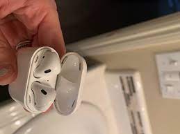 Metal Shavings Stuck To Airpod Case Apple Community