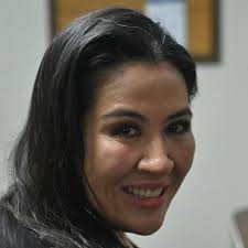 LAS FINAS, PERO POR CORRUPTAS Y GOLPISTAS Leonor Morales y Cinthia  Monterroso, ambas sancionadas internacionalmente, se reunieron ¡por más de  una hora y media! con el juez Fredy Orellana, quien está detrás