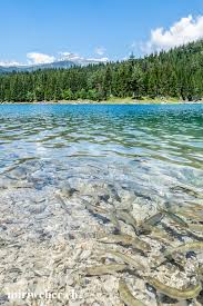 caumasee laax flims falera wandern baden bergsee graubunden schweiz tipps ausflugs tipps wander tipps mit kinder ausflug schone orte schweiz berge
