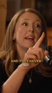 Julie Jiles's Instagram, Twitter & Facebook