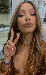 Let me just credit two people before NEW YEAR ❤️🎁