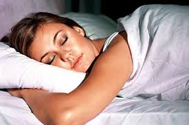 طريقة تفسير حلم رؤية شخص اعرفه في بيتنا والرسائل التي يحملها لك Yasmina