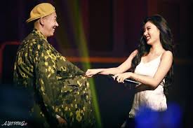 This This Is Gold Man I Ve Never Really Wished Any Celebrities Would Date Each Other But I Really Hope They Date They Re Just Too Hwasa Cantores Moonbyul