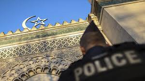 Charlie hebdo | journal satirique, laïque, politique et joyeux, toutes les semaines en. 85 Des Musulmans Percoivent Un Caractere Raciste Dans Les Propos De Mila Selon Un Sondage Rt En Francais