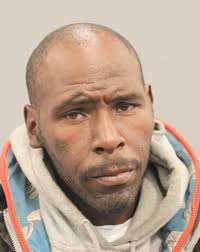 William Amaro es buscado tras golpear a un anciano en un robo