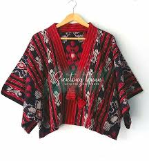 Blazer wanita dapat didefinisikan sebagai salah satu item fashion yang memiliki bentuk sangat mirip seperti jas tetapi potongannya tampak jauh lebih santai. Jual Blazer Rompi Kain Tenun Tradisional Lazada Co Id