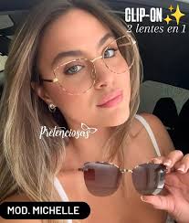 ✨️NUEVOS CLIP-ON 2 EN 1✨️ Bellos❤️ No más cambios de lentes! 😎✨ Usa tu  montura con medida todo el día y, cuando salga el sol, coloca el clip  imantado con lunas polarizadas