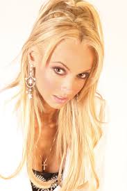 Busty masseuse fulfills Bella Rolland's deepest fantasies- an sensual experience