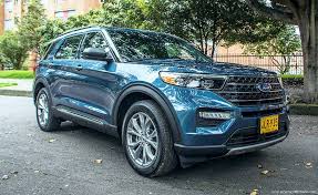 The top trim levels receive enhanced interior finishes, which sounds good in theory. Ford Explorer Xlt 2020 A Prueba En Que Cambia La Version Mas Austera Video