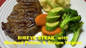 Prepare the rub by combining salt, ground black pepper, garlic powder, and cayenne pepper. Ribeye Steak With Mashed Potatoes Steamed Veggies Youtube
