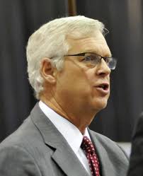 Northwest Vista faculty collecting votes against chancellor