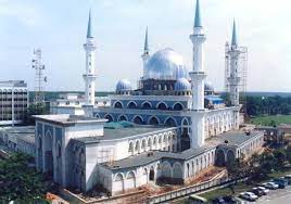 As one of the first islamic universities in the country, the mosque is a part of the university ethos as a comprehensive learning centre for islamic and worldly studies and is considered inseparable from each other. Sultan Ahmad Shah State Mosque 2021 1 Top Things To Do In Kuantan Pahang Reviews Best Time To Visit Photo Gallery Hellotravel Malaysia