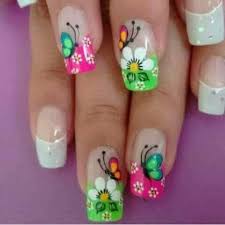 Uñas decoradas con diseños de mariposas combinadas con flores. Bonita Unas Disenos De Unas Mariposas Manicura De Unas Arte De Unas De Pies
