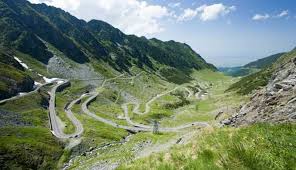 Drumul este în continuare deschis circulaţiei publice pe următoarele sectoare: Video TransfÄgÄrÄsanul Se Redeschide Integral CirculaÅ£iei Soferii SfÄtuiÅ£i SÄ Respecte Unele AtenÅ£ionÄri