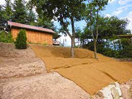 Doch die modernen kokosmatten können einen sicheren winterschutz bedeuten, wenn man sie ganz gezielt für die unterschiedlichsten pflanzen einsetzt. Mulchmatte Mm600 Bzw Kokosmatte Zur Hangsicherung Und Erosionsschutz Envirotek