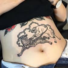 刺青師 淘野頑 on instagram 肚子是個很痛的位置 要趁早解決呀 traditionaltattoos tttism tradworkers radtrad americanatattoos 台北刺青 imagoodboy flower tattoo tattoos jewels