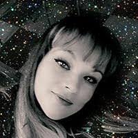 Lola Luna's Instagram, Twitter & Facebook