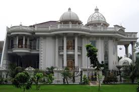 Bagi anda yang memiliki rumah lantai 2 minimalis, artikel kami kali ini akan mengulas tentang gambar contoh model tangga rumah minimalis bergaya klasik dan modern eropa. Rumah Bergaya Eropa 8 Desain Rumah Idaman Gaya Eropa