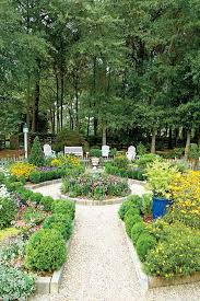 Inspiring North Carolina Garden In 2020 Rose Garden Landscape Parterre Garden Shade Garden