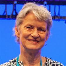 Philippa Saunders (@p_saunder)