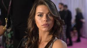 Melanie Grant's Instagram, Twitter & Facebook