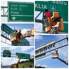 Malaysian traffic signs use malay, the official and national language in malaysia. Highway Road Sign Malaysia Billboard Banner Signboard