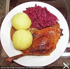 Gansekeulen Im Romertopf Rezept Rezepte Gansebraten Rezept Einfache Gerichte