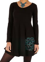 Robe courte fluide moulante noire froncée à une manche. Robe Femme Noire Pas Cher Courte Au Bas Fluide Baraka