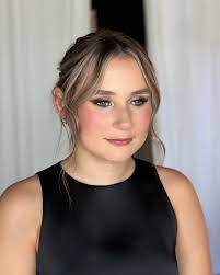 Gorgeous smokey look with some shimmer