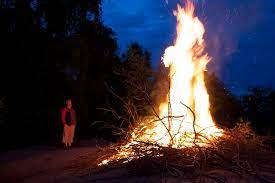 La fiesta de san juan, también llamada víspera de san juan o noche de san juan es la festividad del nacimiento de san juan bautista por parte del cristianismo el día 24 de junio. Juhannus En Joensuu Y Finlandia Big In Finland