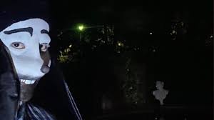 Un juego macabro casi termina de la peor manera, cuando la madre se susto demasiado y casi le da in sincope. De Que Se Trata El Macabro Juego De Jonathan Galindo Un Nino Al Parecer Se Suicido Al Participar En El Reto Del Personaje Noticias De El Salvador