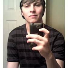 Travis Hillis (@Travv024)