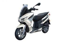 New Aprilia Sxr 160 Maxi Scooter Has Been Finally Launched In India Aprilia Expo 2020 Big Bucket