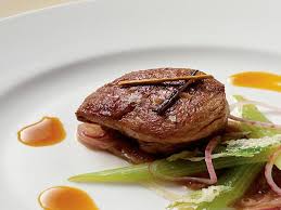 Filetto di vitello alle verdure. Ricetta Filetto Di Vitello Alla Liquirizia Con Cipolle Di Tropea Cook